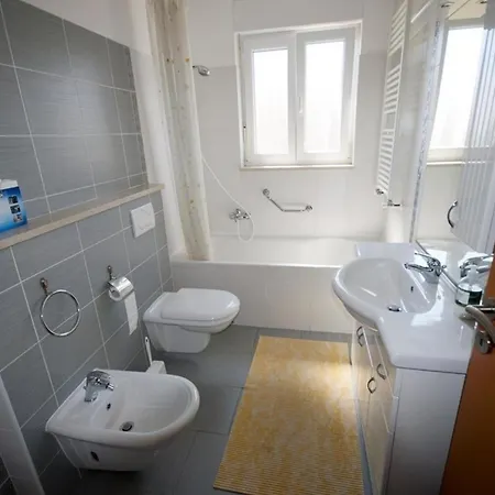 Apartment Fuer 4 Personen Ca 75 M In Novigrad, Adriakueste Kroatien Westkueste Von Istrien *